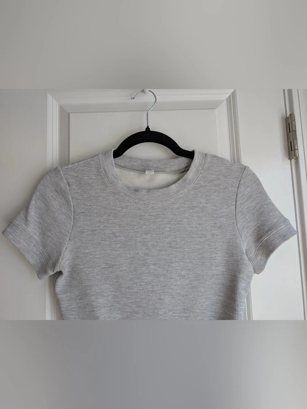 Alo Yoga Women’s Micro Waffle Sierra Cropped Short Sleeve Shirt Gray Size Small